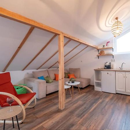 Entire Central House With Guest Rooms & Garden 소피아 외부 사진