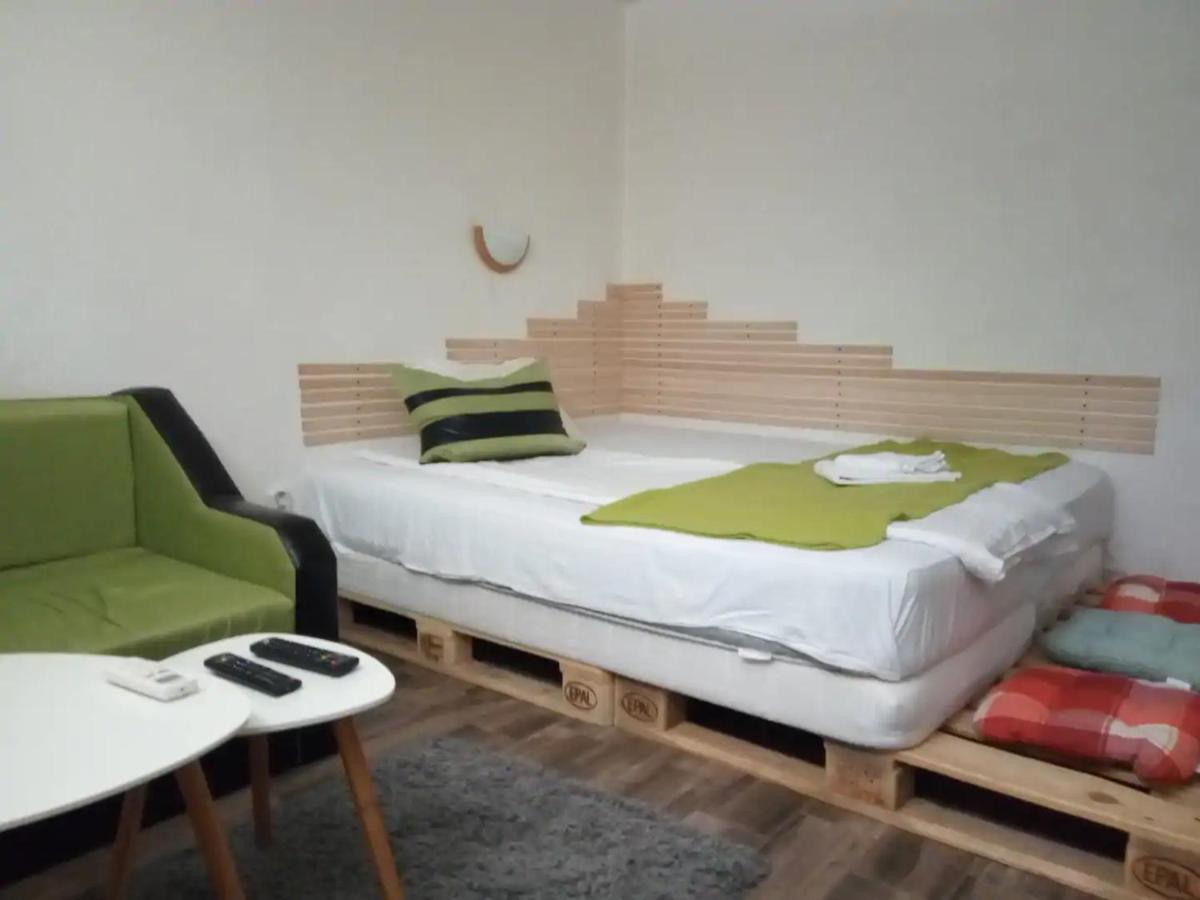 Entire Central House With Guest Rooms & Garden 소피아 외부 사진