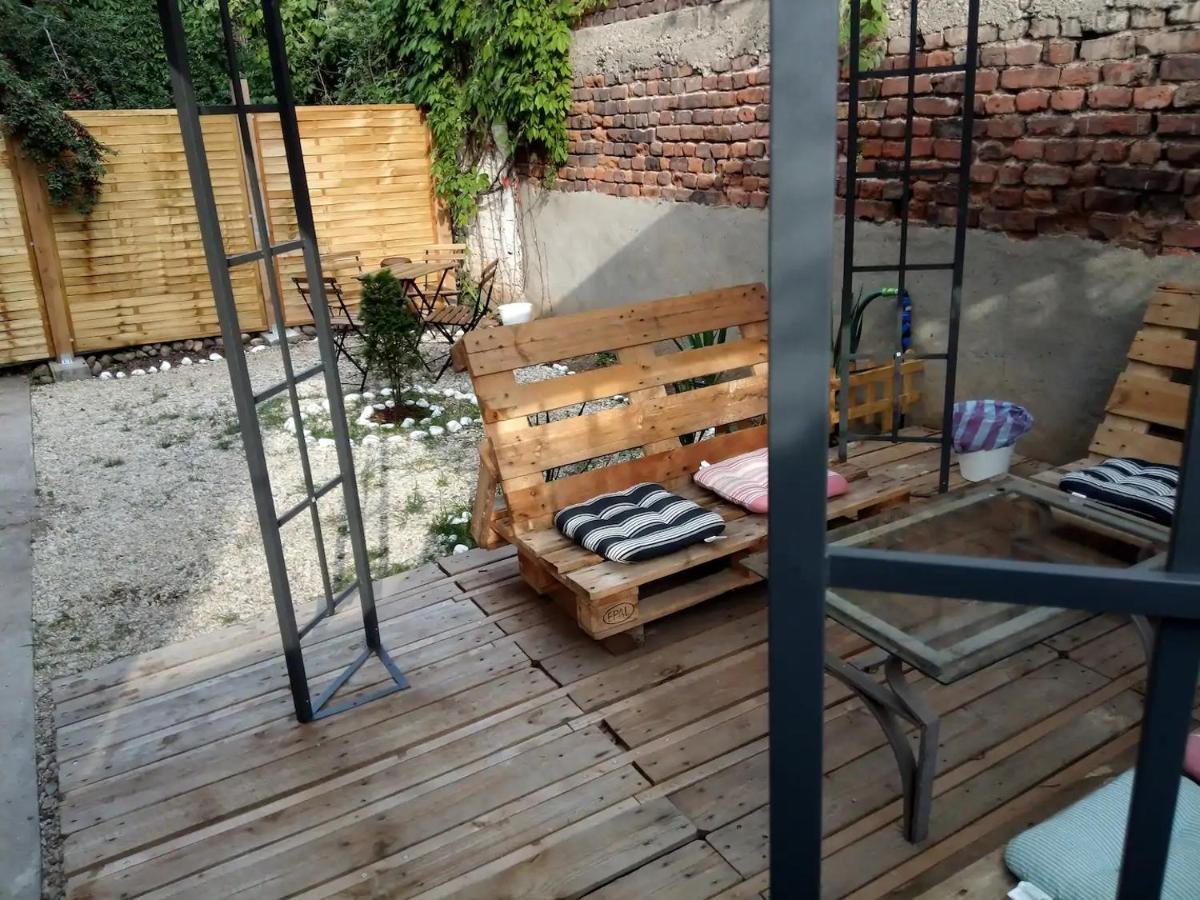 Entire Central House With Guest Rooms & Garden 소피아 외부 사진